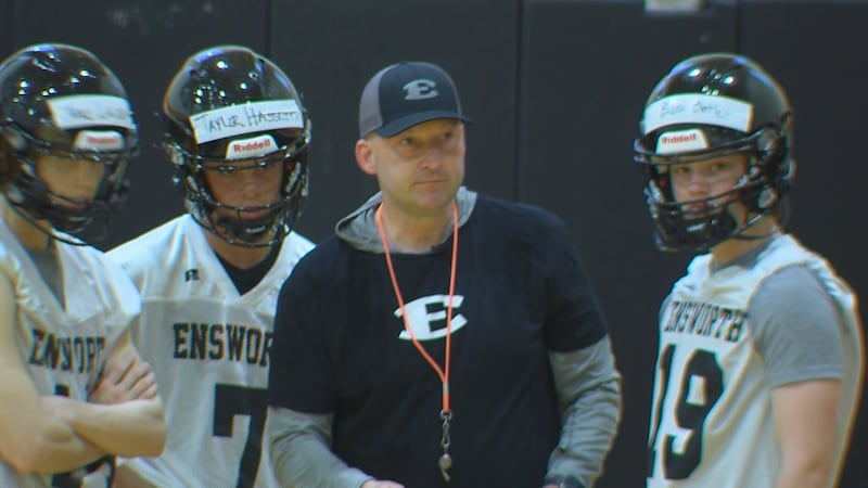 Tim Hasselbeck runs spring practice indoors at Ensworth