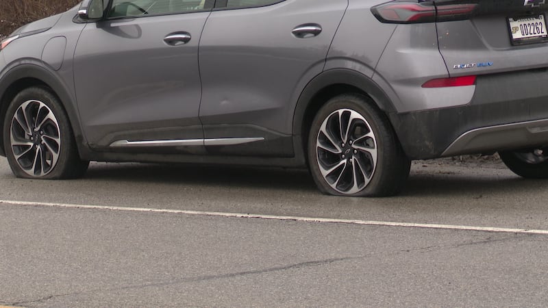 Massive pothole on Prairie Avenue causes multiple flat tires