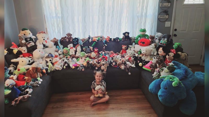 Four-year-old Henley Castilon collected more than 1,000 stuffed animals to give to kids...